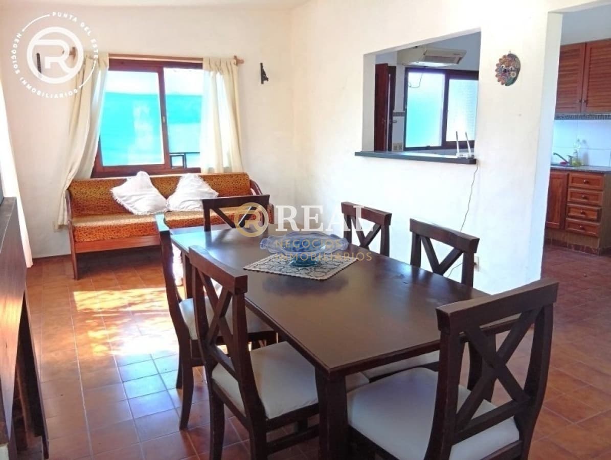 Casa ID.1106 - Casa con dependencia en venta, La Juanita.