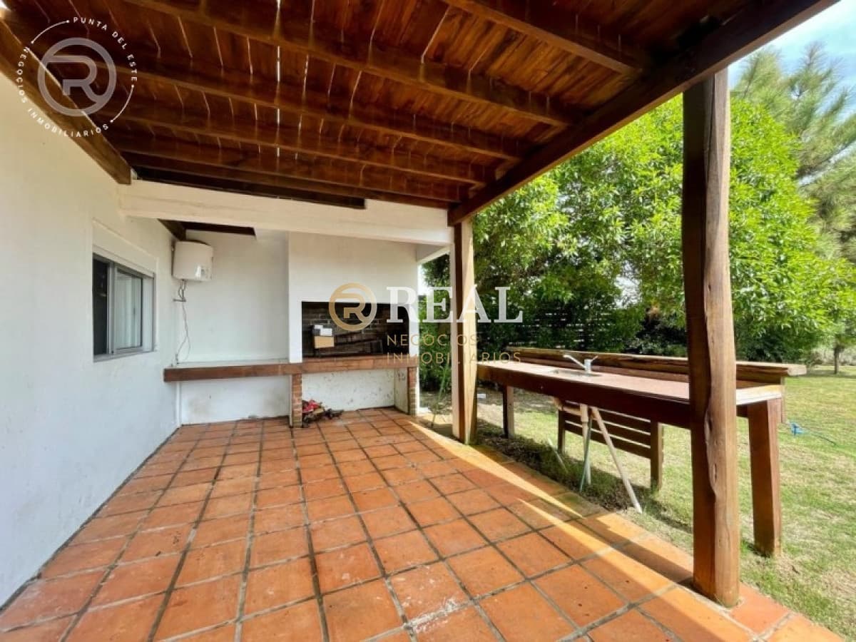 Casa en alquiler en Balneario Buenos Aires.