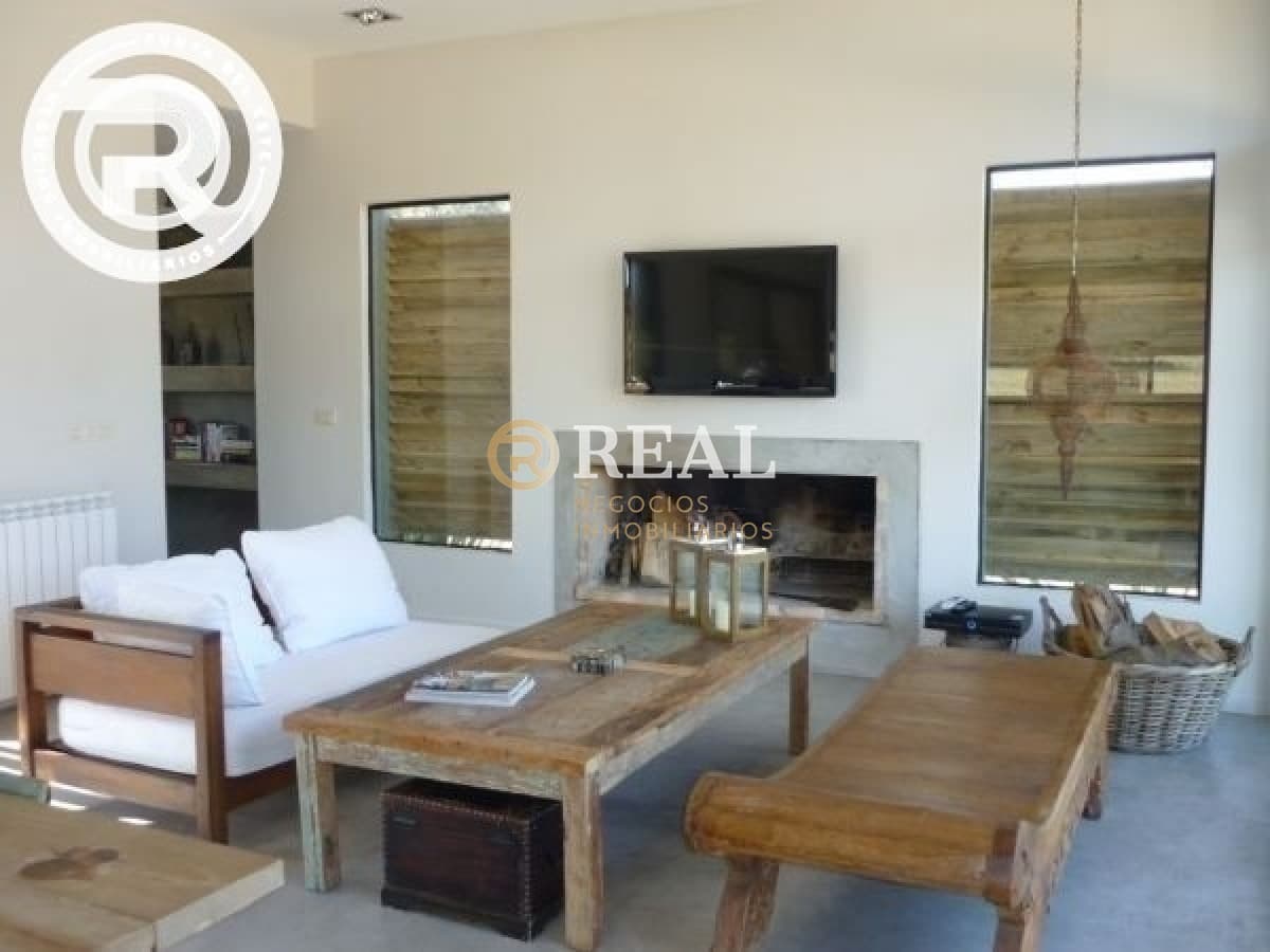Moderna Casa en alquiler en Pueblo San Vicente.