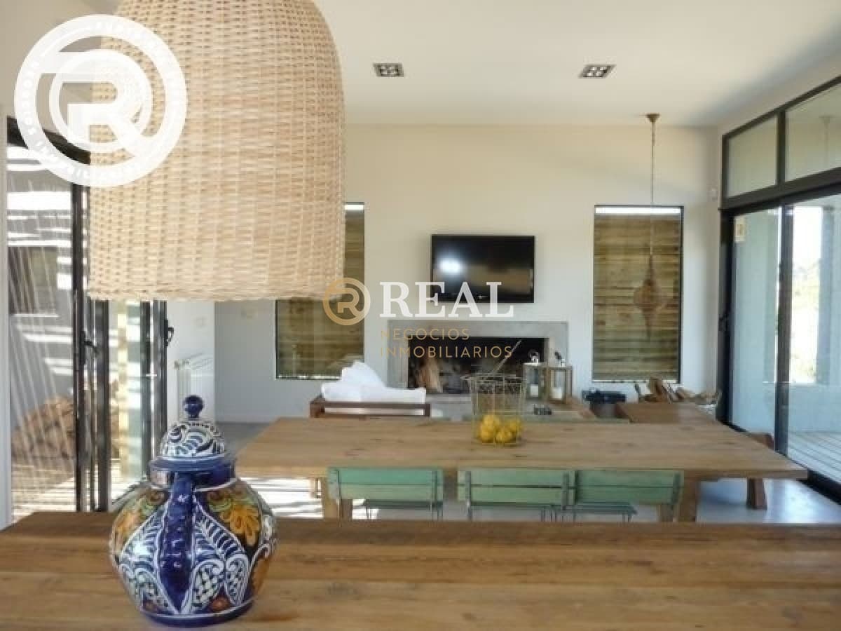 Moderna Casa en alquiler en Pueblo San Vicente.