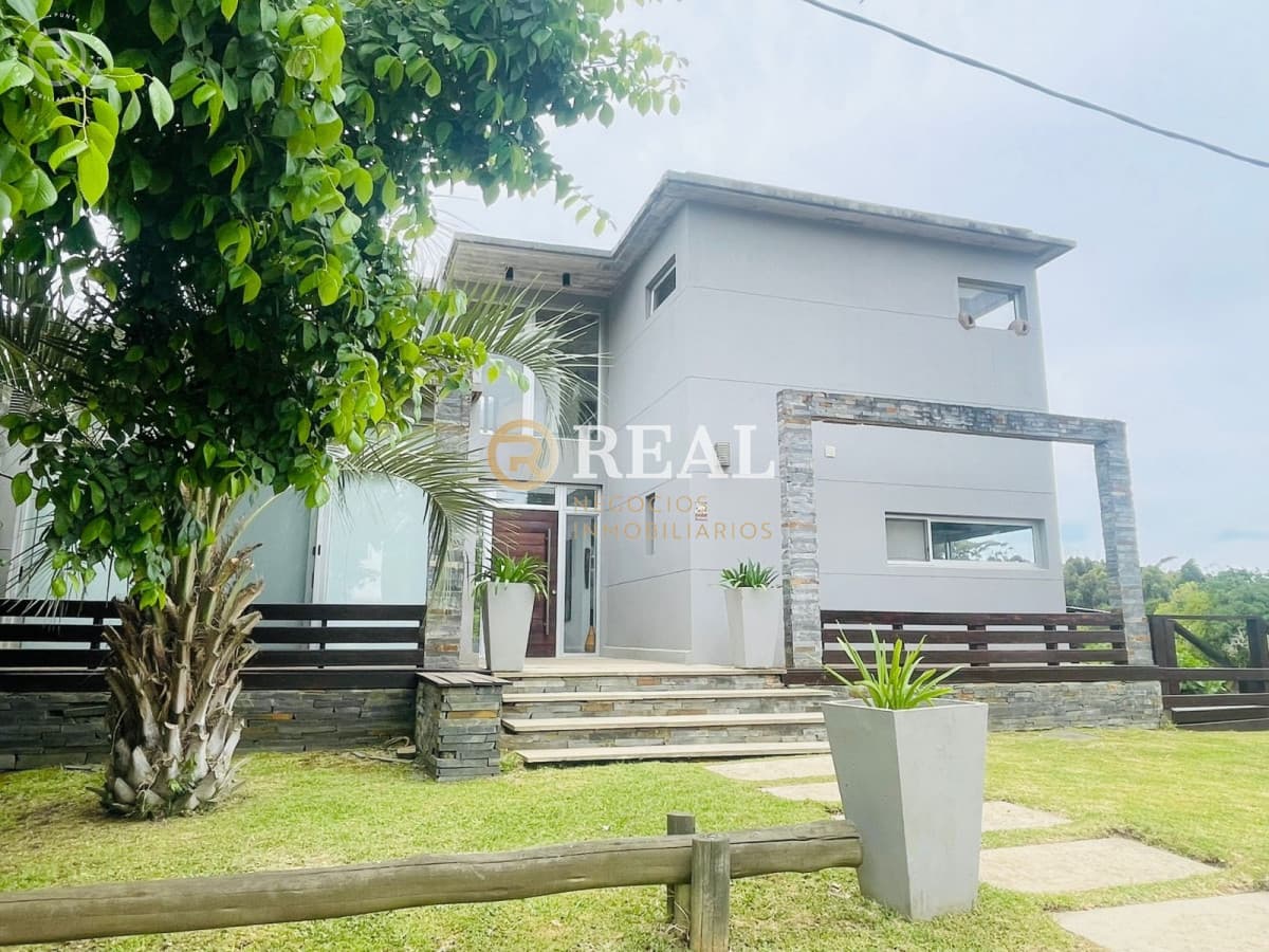 Casa ID.229 - Gran oportunidad en barrio cerrado San Vicente !!