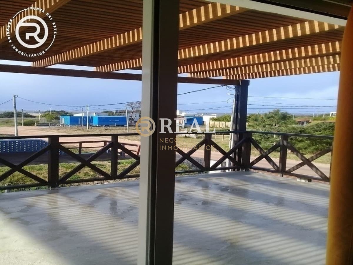 Casa ID.240 - Casa en venta y alquiler en Balneario Buenos Aires.