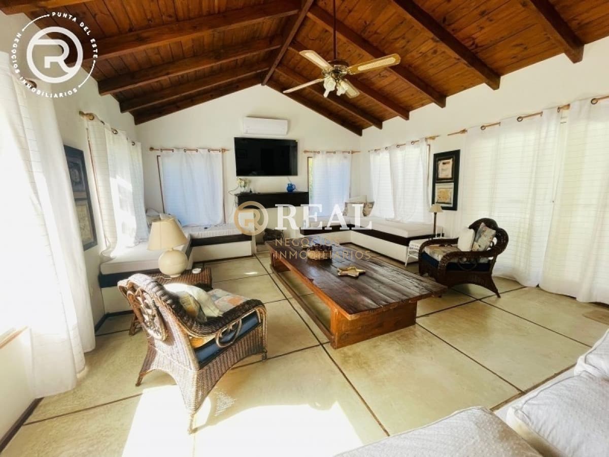 Casa ID.412 - Chalet muy bien ubicado en La Barra