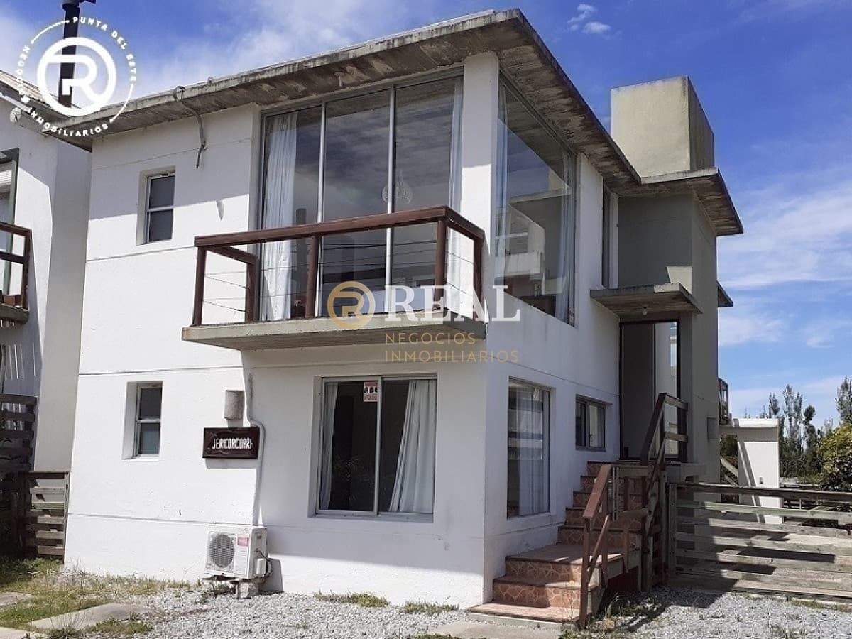 Casa super equipada a dos cuadras de la playa en Manantiales