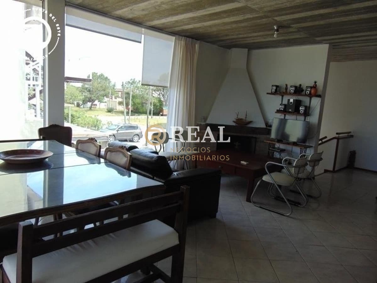 Casa super equipada a dos cuadras de la playa en Manantiales