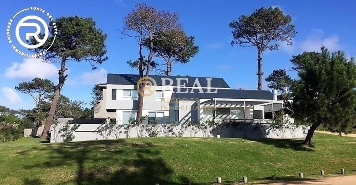 Casa ID.496 - Importante residencia en Barrio cerrado Pinar del Faro