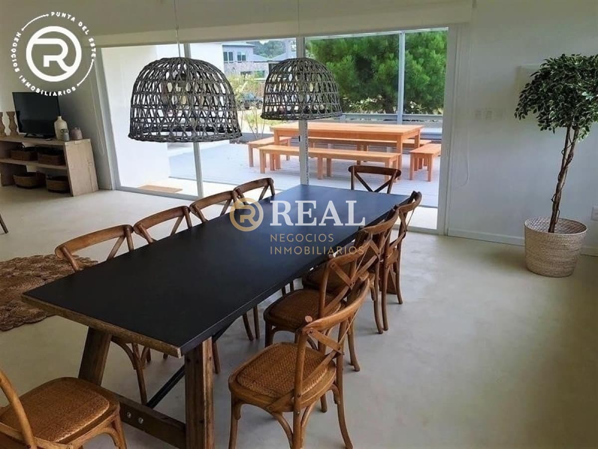Casa ID.496 - Importante residencia en Barrio cerrado Pinar del Faro