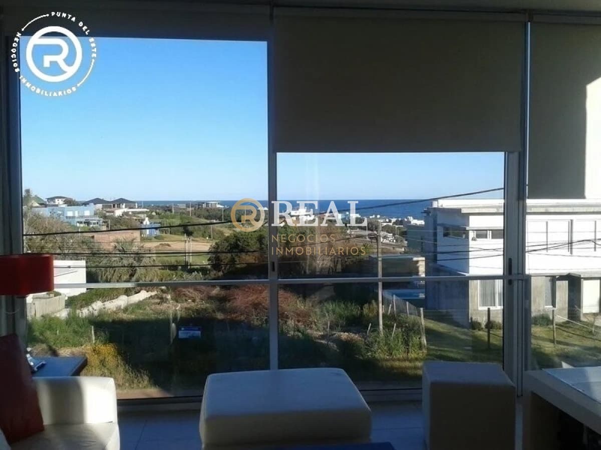 Casa en alquiler en Balneario El Chorro con gran vista al mar