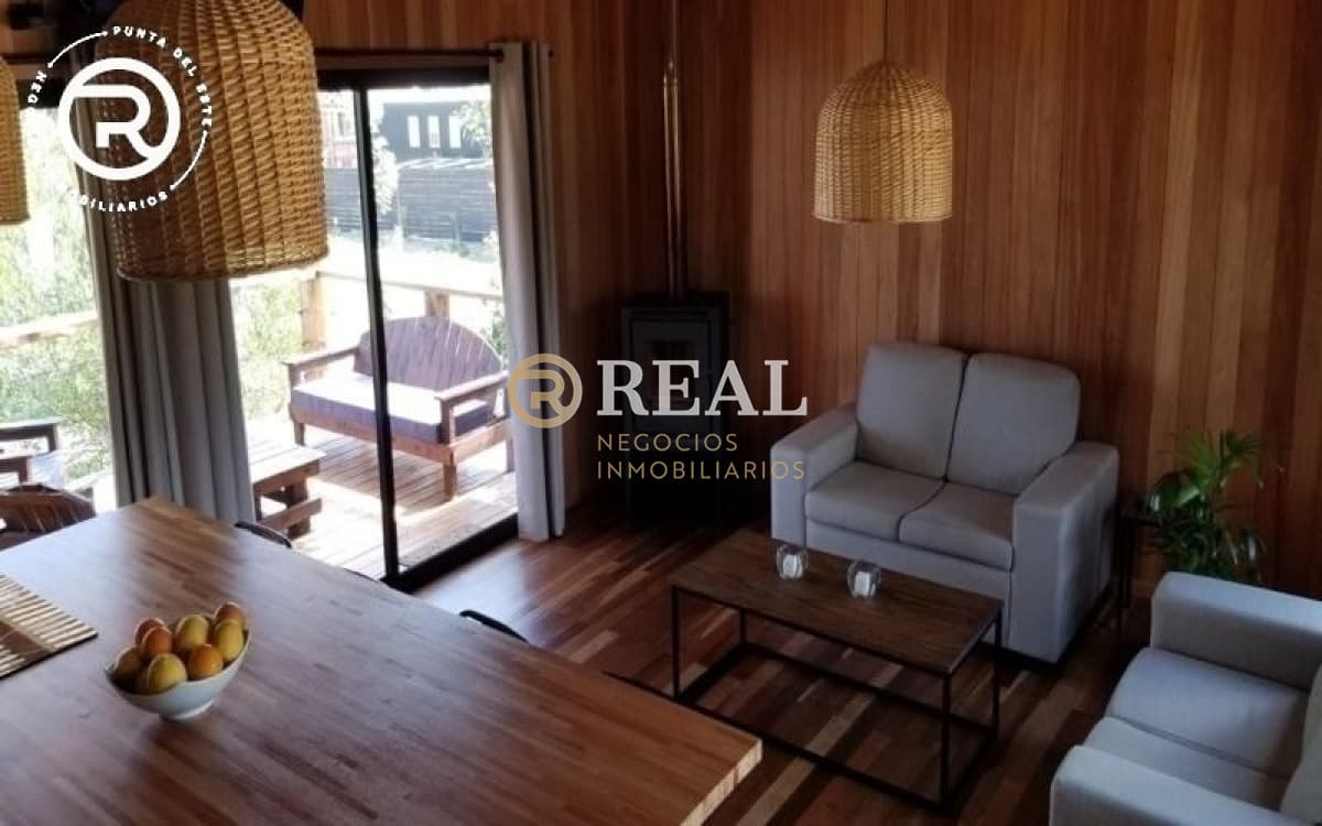 Casa muy moderna en Manantiales en alquiler