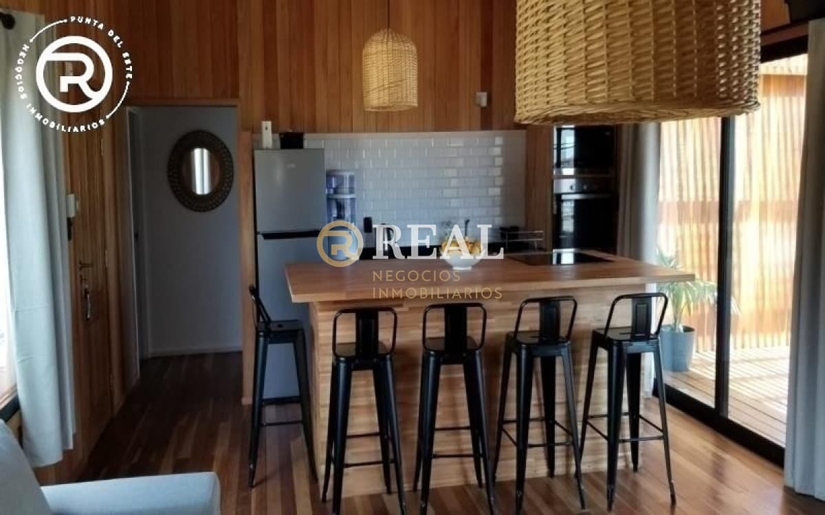Casa muy moderna en Manantiales en alquiler