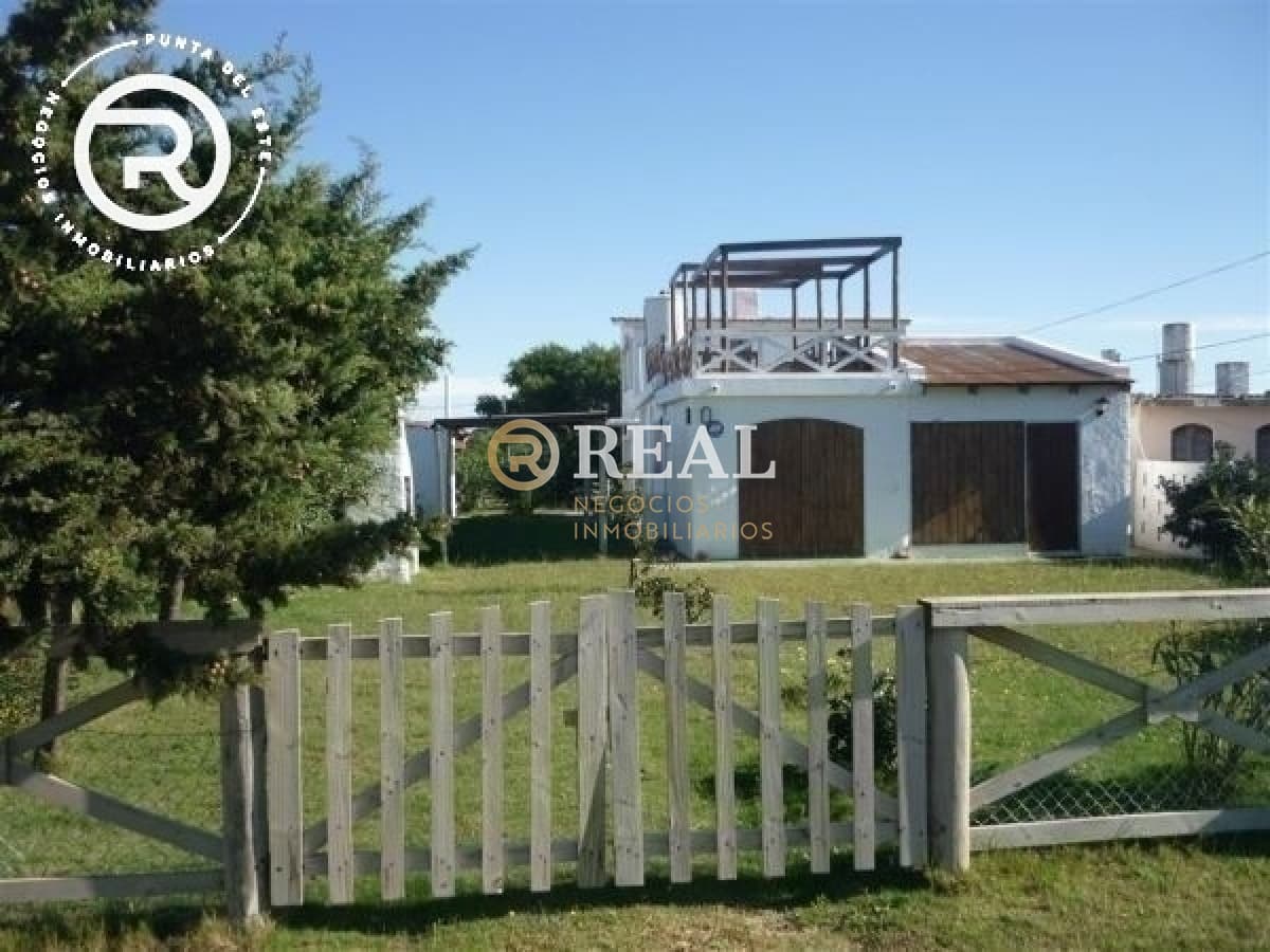 Casa ID.90 - Casa en alquiler en Balneario Buenos Aires.