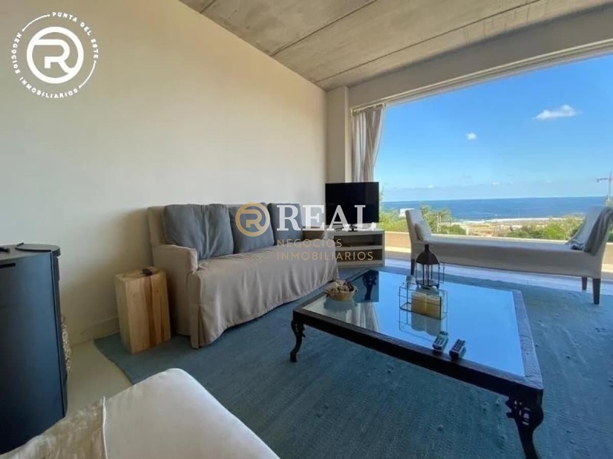 Casa en alquiler con piscina y espectacular vista al mar