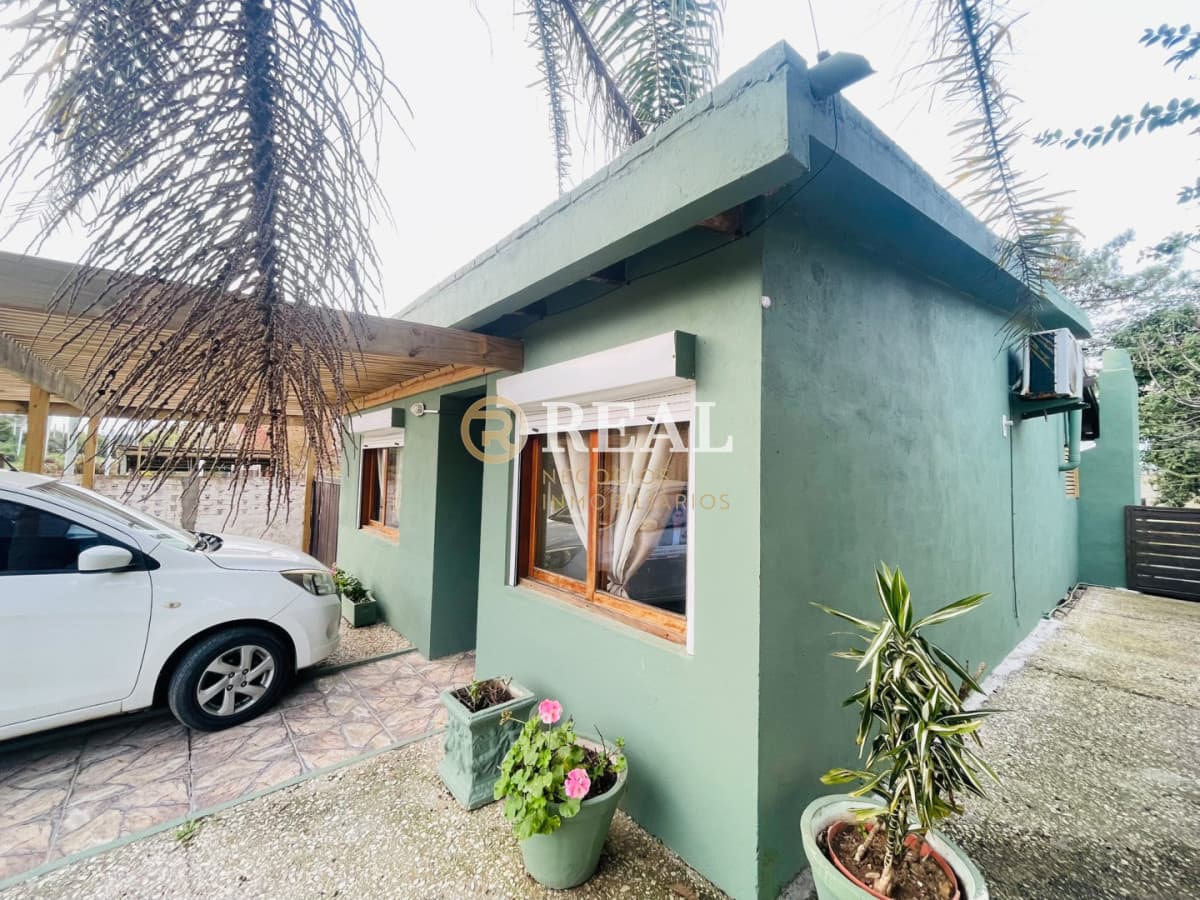 Casa ID.1139 - Se vende Casa en Balneario la Bota pegado al chorro