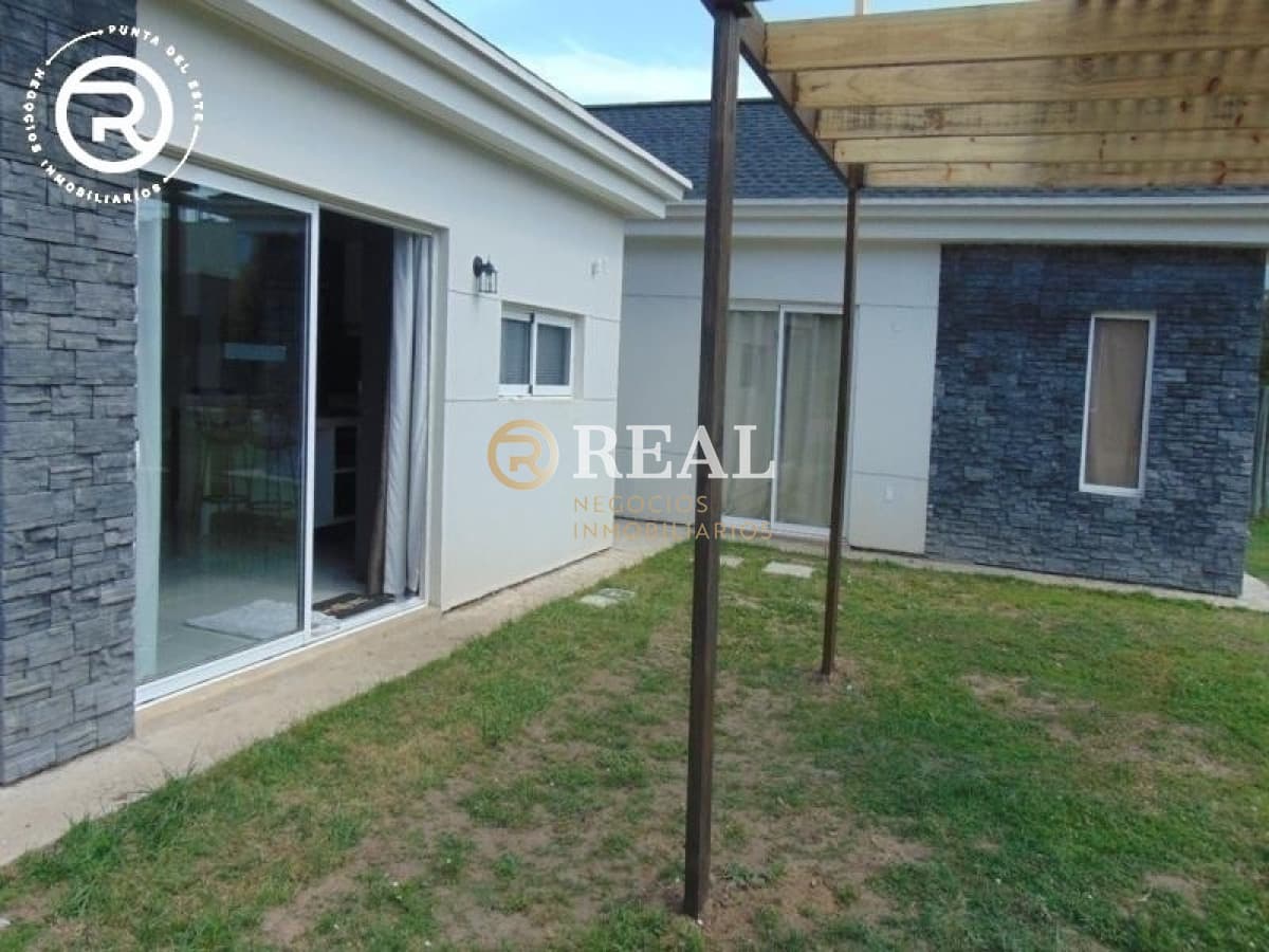 Casa a estrenar en Manantiales