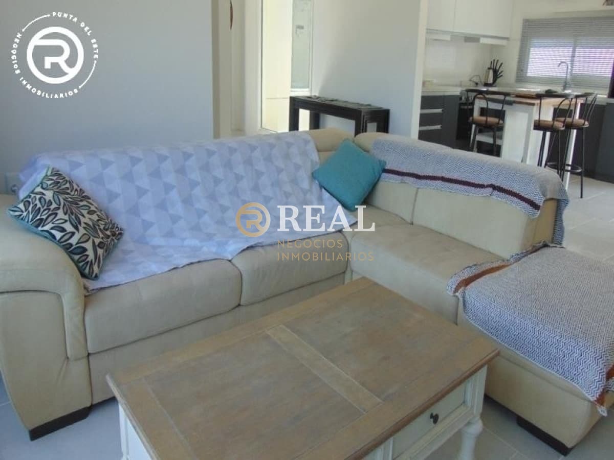 Casa a estrenar en Manantiales