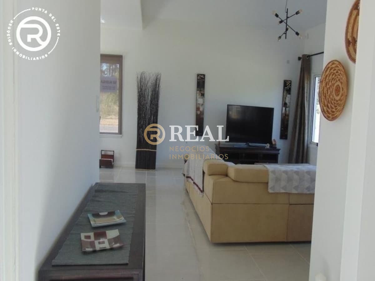 Casa a estrenar en Manantiales