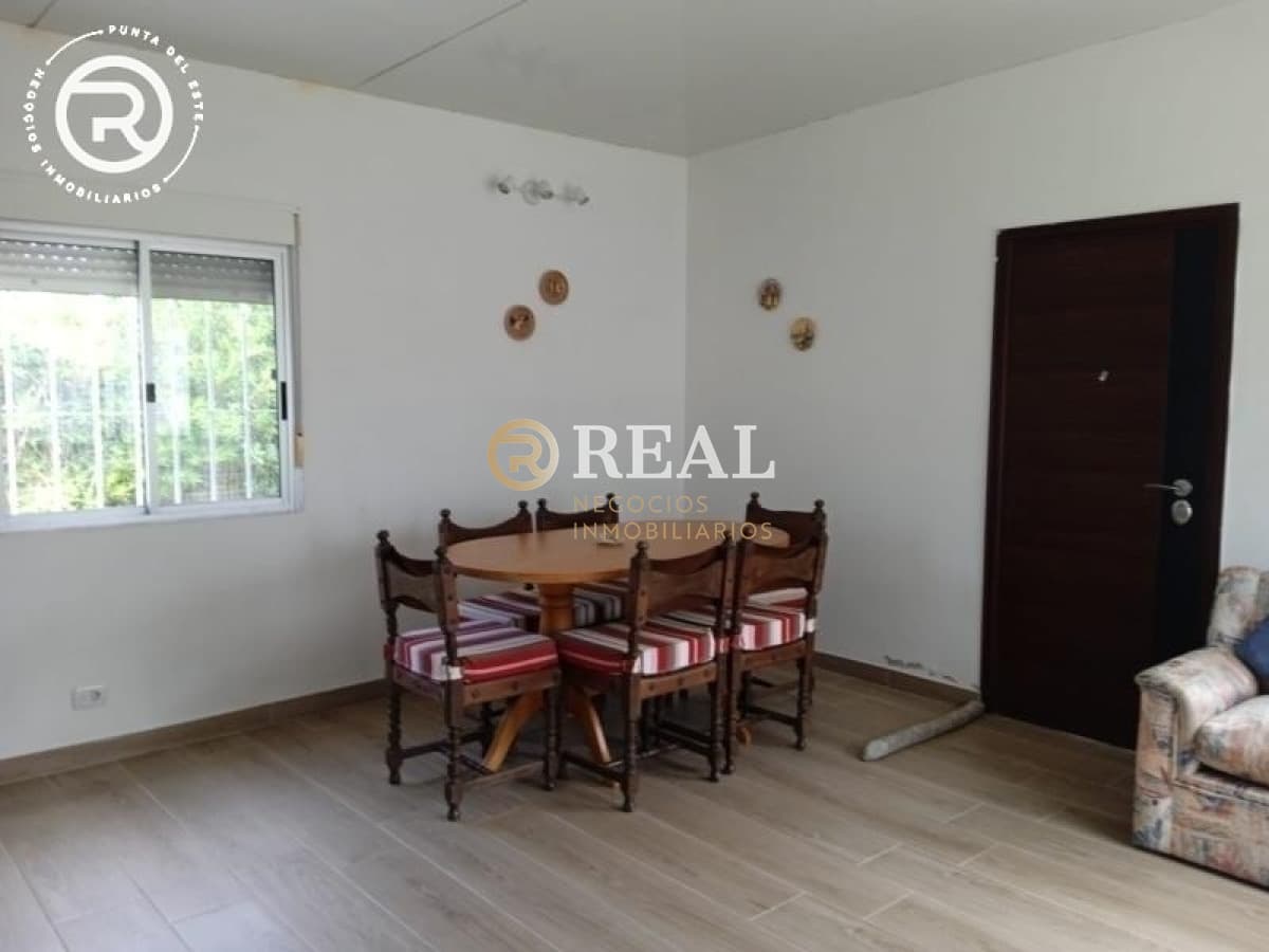 Se alquila casa con dependencia en Balneario Buenos Aires