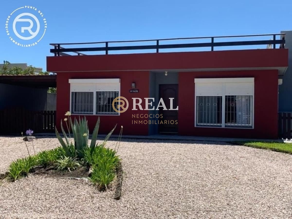 Casa ubicada a pasos del mar