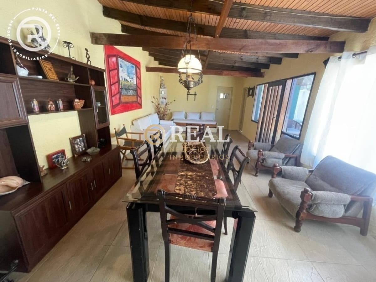 Casa en Alquiler con piscina en Balneario Bs As