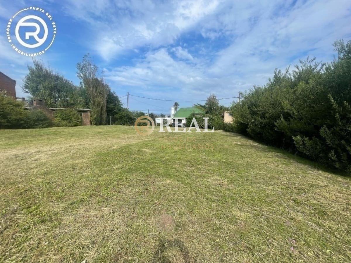 Terreno ID.1103 - Terreno en zona El Chorro con vista al mar