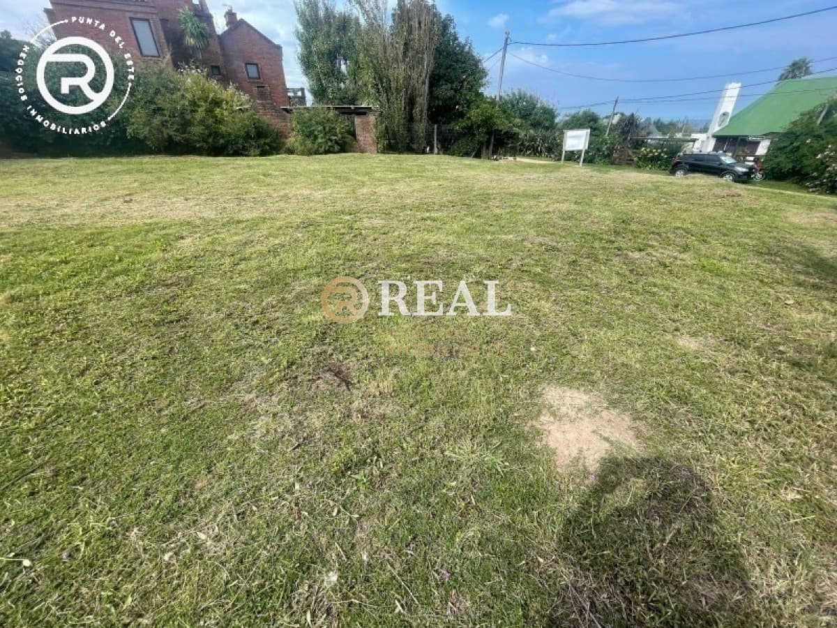 Terreno ID.1103 - Terreno en zona El Chorro con vista al mar