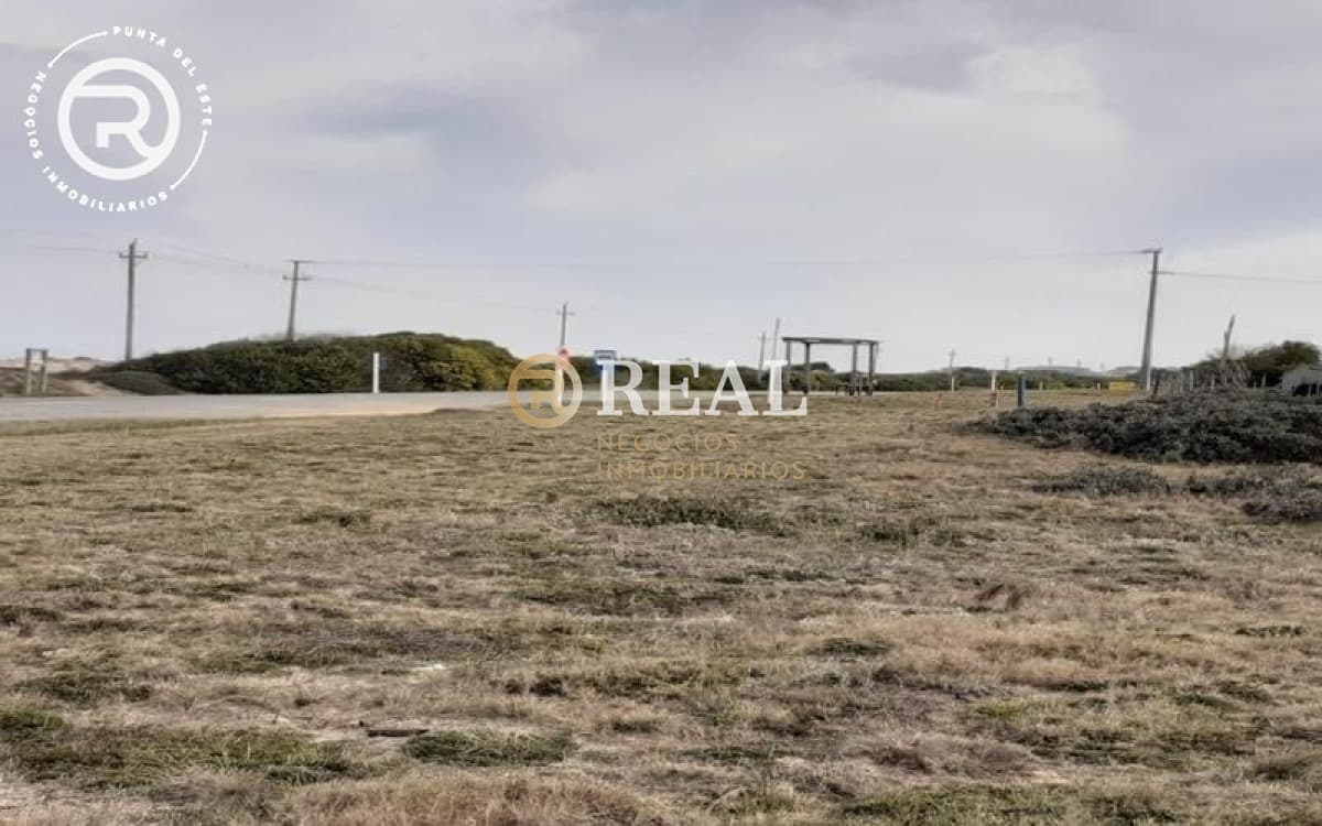 Terreno ID.785 - Terreno ubicado en primera línea con buena superficie