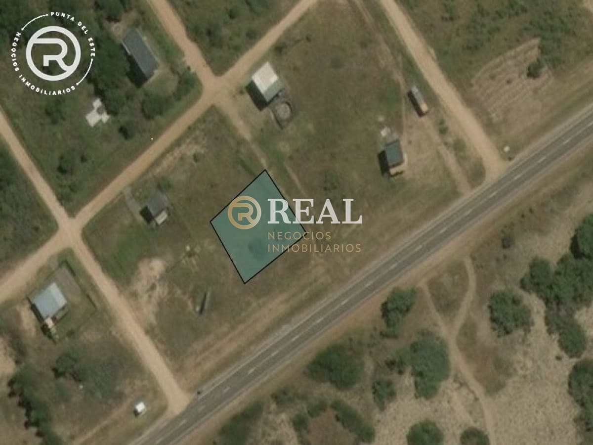 Terreno ID.785 - Terreno ubicado en primera línea con buena superficie