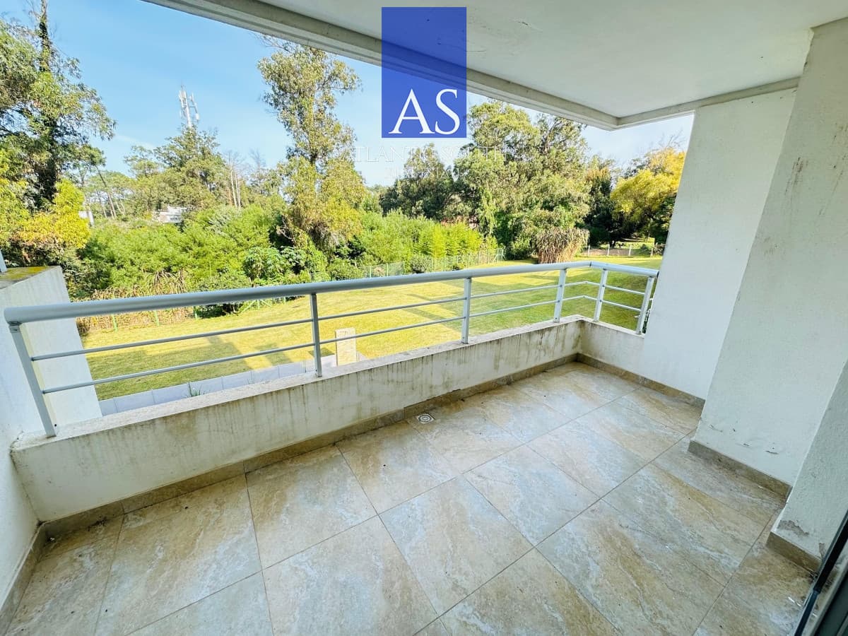 Apartamento en venta 2 dormitorios, Altos del Golf, Playa Brava!