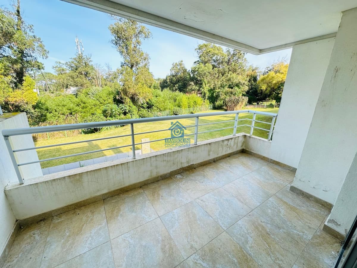Apartamento ID.651 - Apartamento en venta 2 dormitorios, Altos del Golf, Playa Brava!