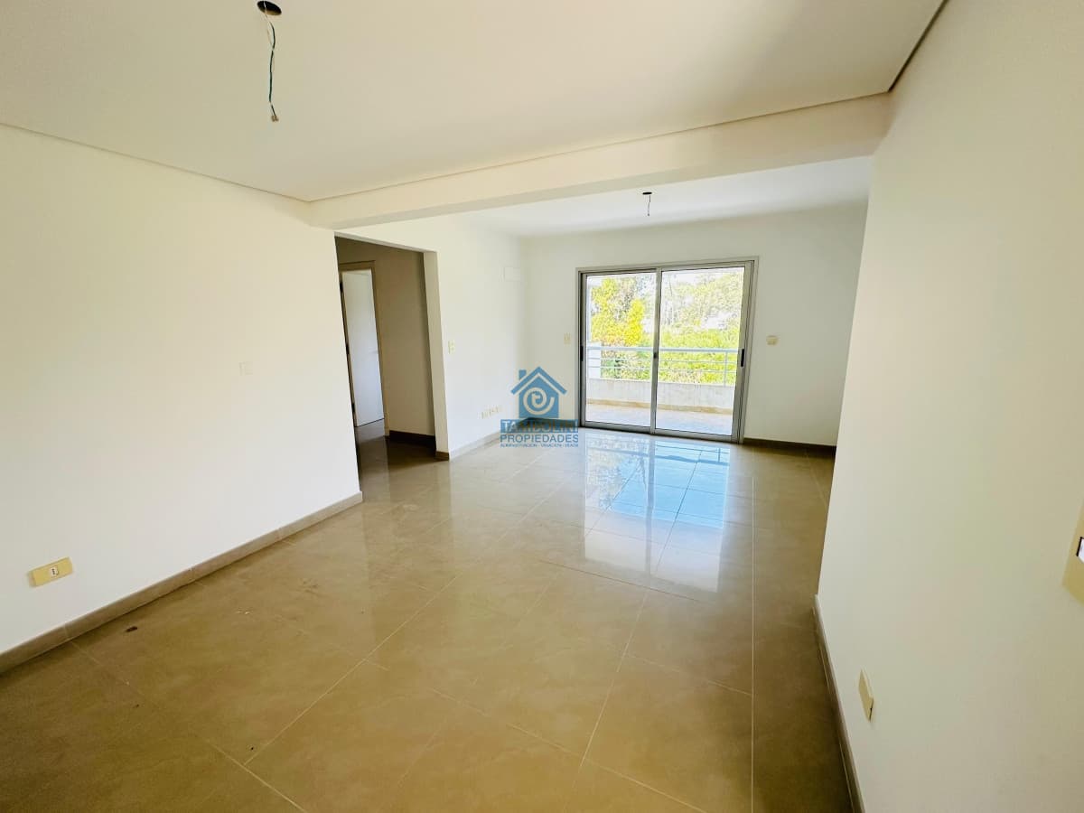 Apartamento ID.651 - Apartamento en venta 2 dormitorios, Altos del Golf, Playa Brava!