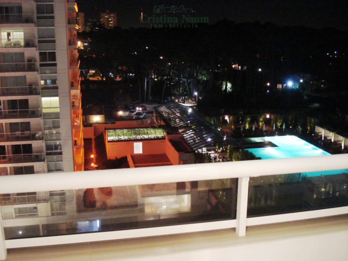 ROOSEVELT .. FRENTE AL SHOPPING