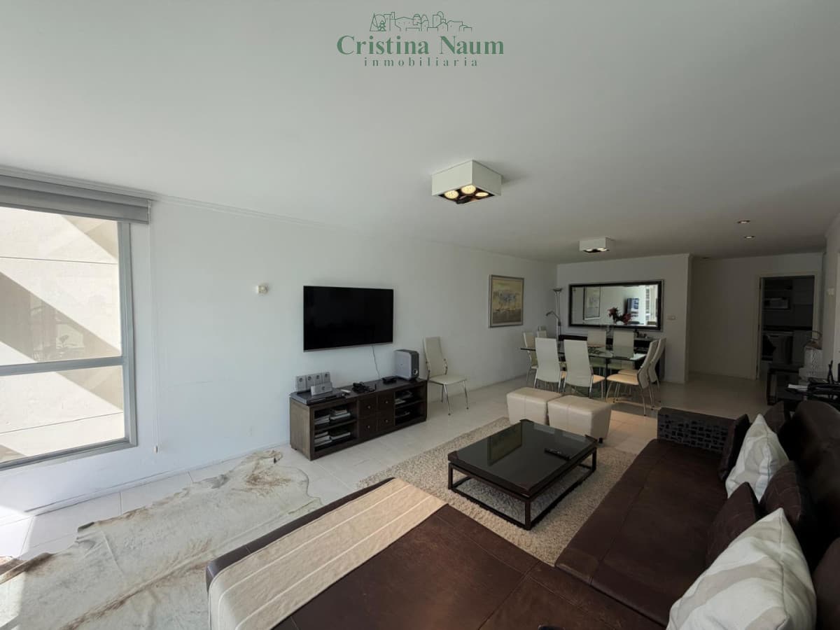 Apartamento en Brava, 3 dormitorios *