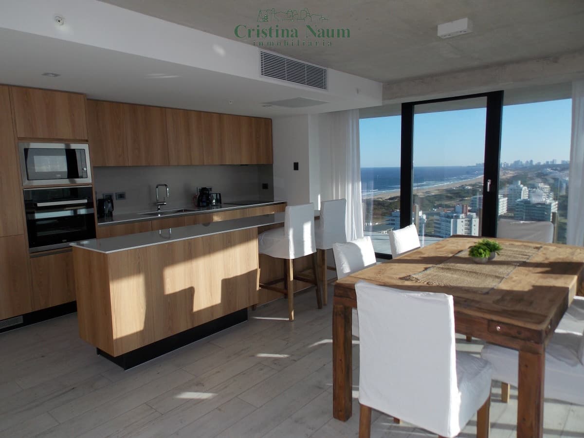 BRAVA - EDIFICIO SURFSIDE PUNTA DEL ESTE  1 DORM + DEN