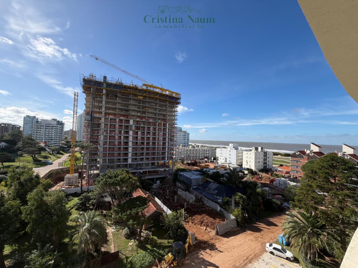 Apartamento en Brava, 3 dormitorios *