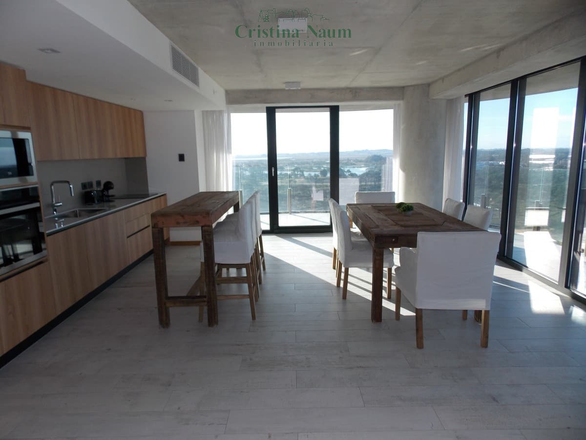 BRAVA - EDIFICIO SURFSIDE PUNTA DEL ESTE