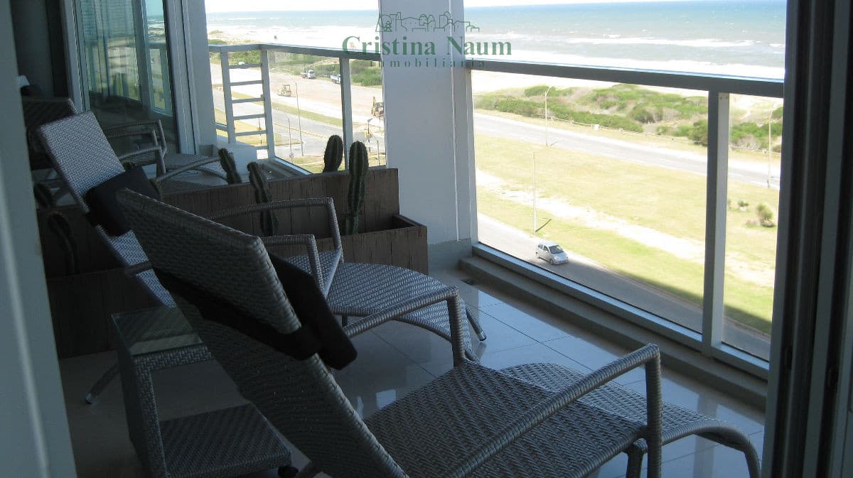 Apartamento en Brava, 2 dormitorios *