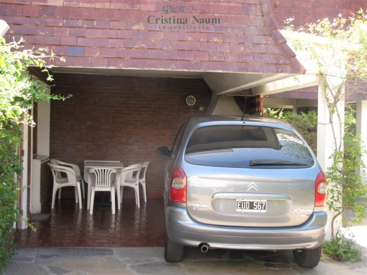 Duplex de 2 dormitorios en complejo cerrado y muy seguro sobre Avda Francia