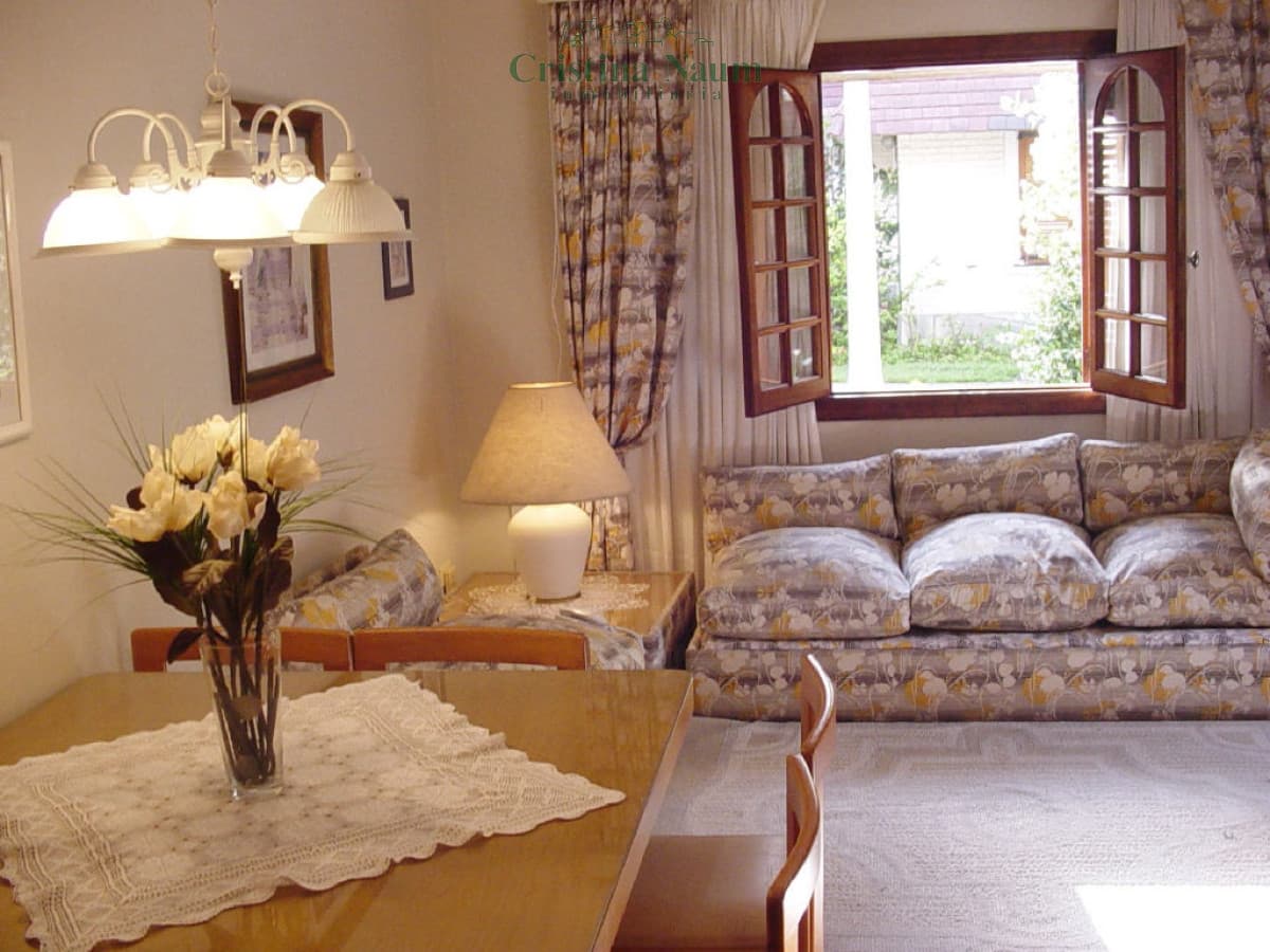 Duplex de 2 dormitorios en complejo cerrado y muy seguro sobre Avda Francia