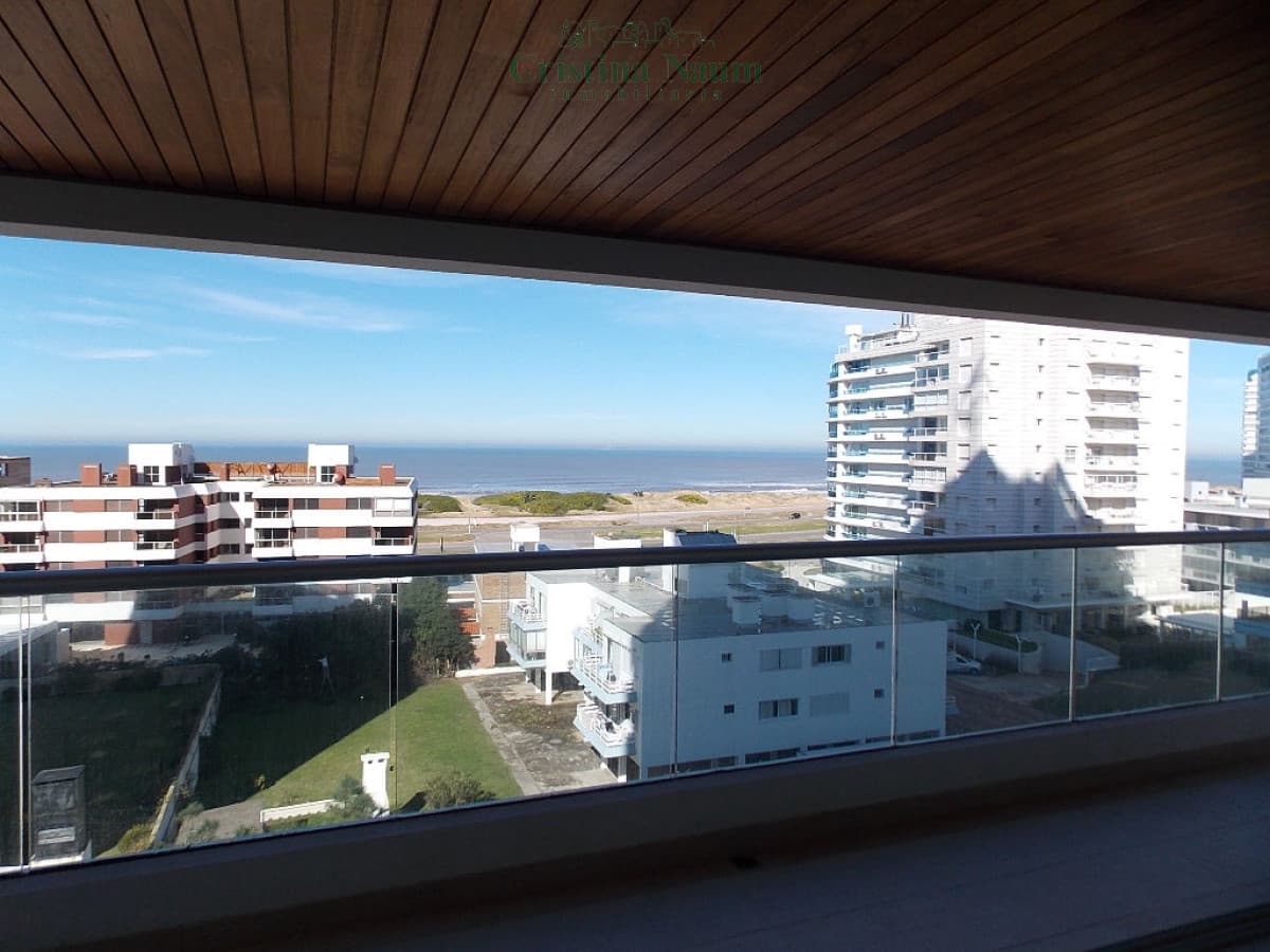Apartamento en Brava, 2 dormitorios y medio