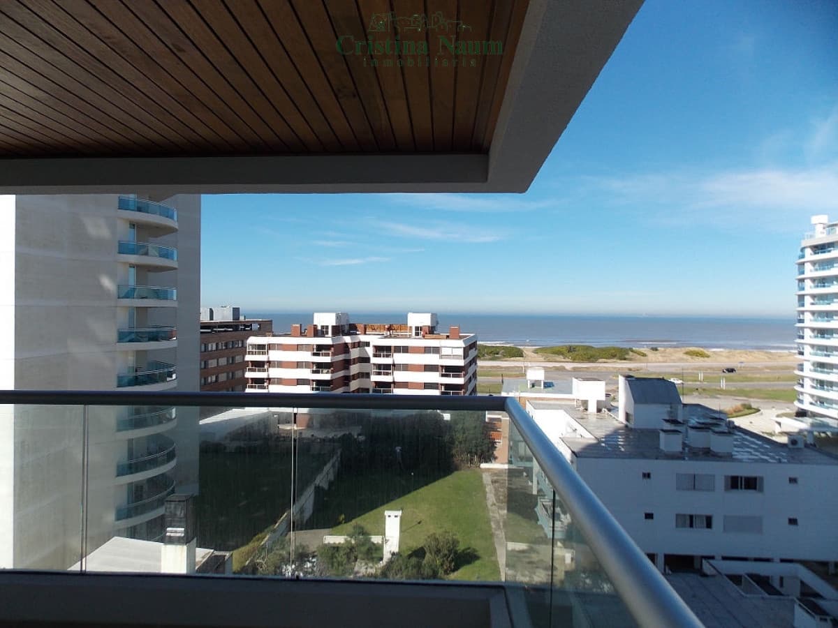 Apartamento en Brava, 2 dormitorios y medio