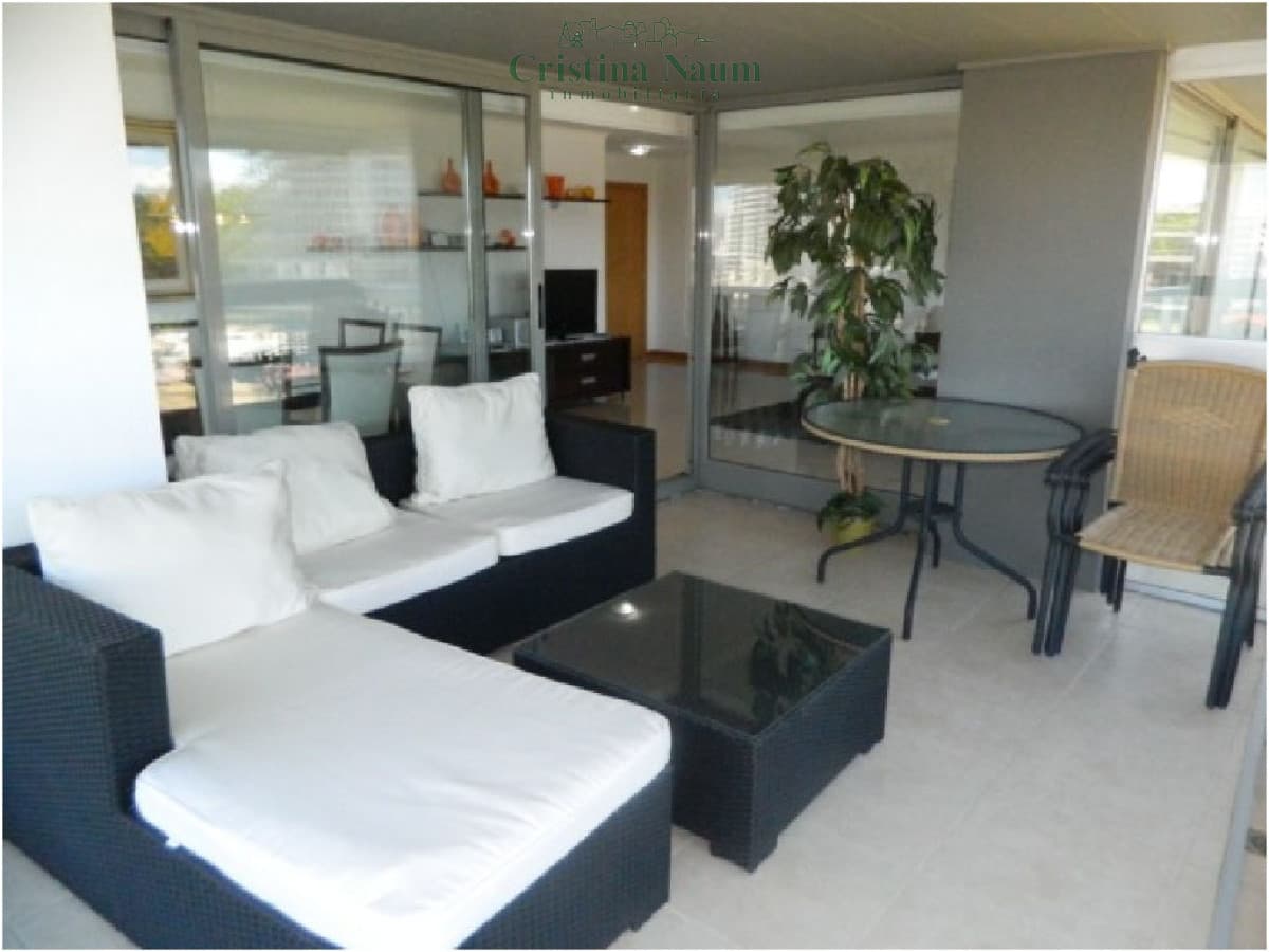 Apartamento en Brava, 3 dormitorios *