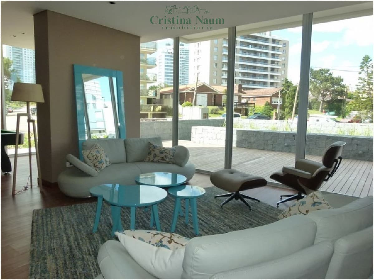 PISO ALTO EN WIND TOWER - EXCELENTES AMENITIES