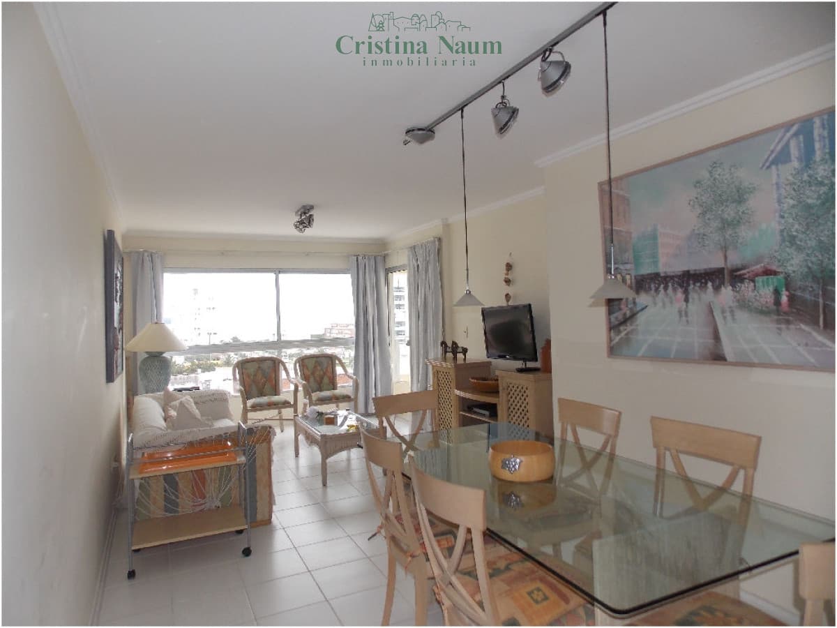 Apartamento en Brava, 3 dormitorios *
