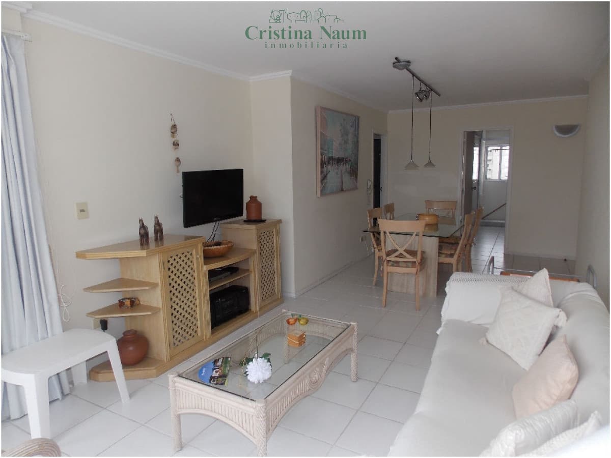 Apartamento en Brava, 3 dormitorios *