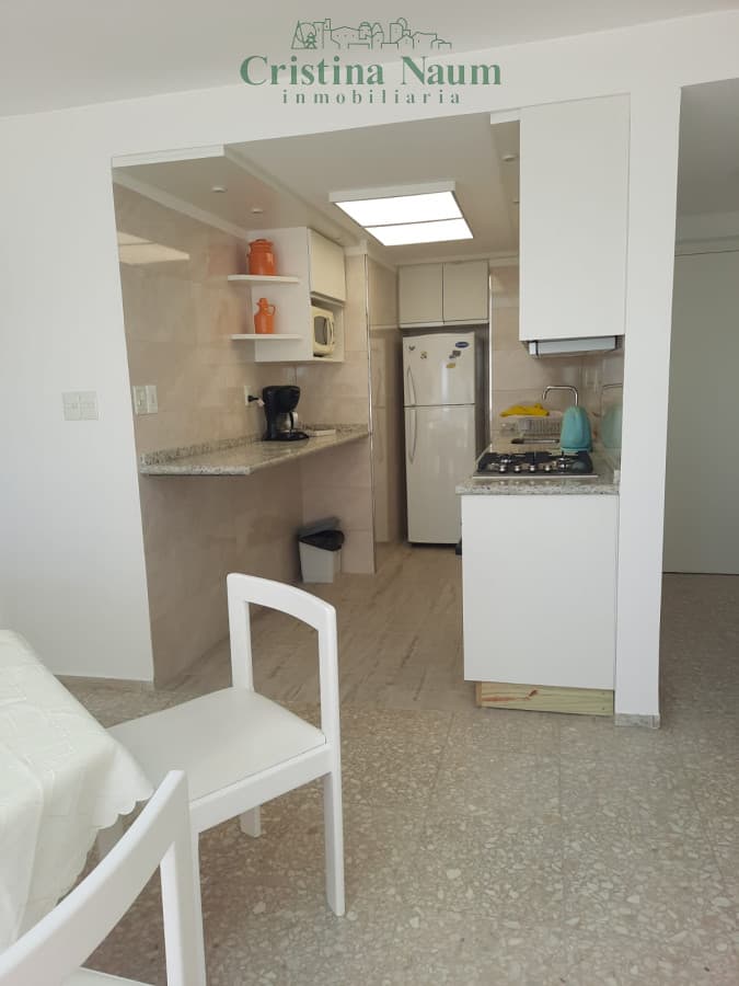 PENINSULA .CLASICA TORRE DE ARQ. PINTOS RISSO