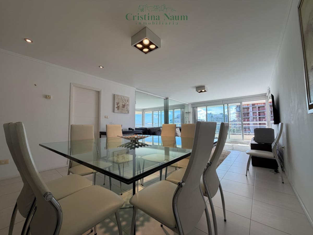 Apartamento en Brava, 3 dormitorios *