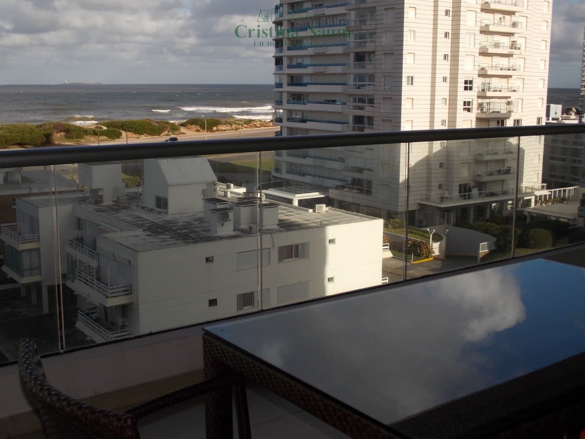 Apartamento en Brava, 2 dormitorios y medio