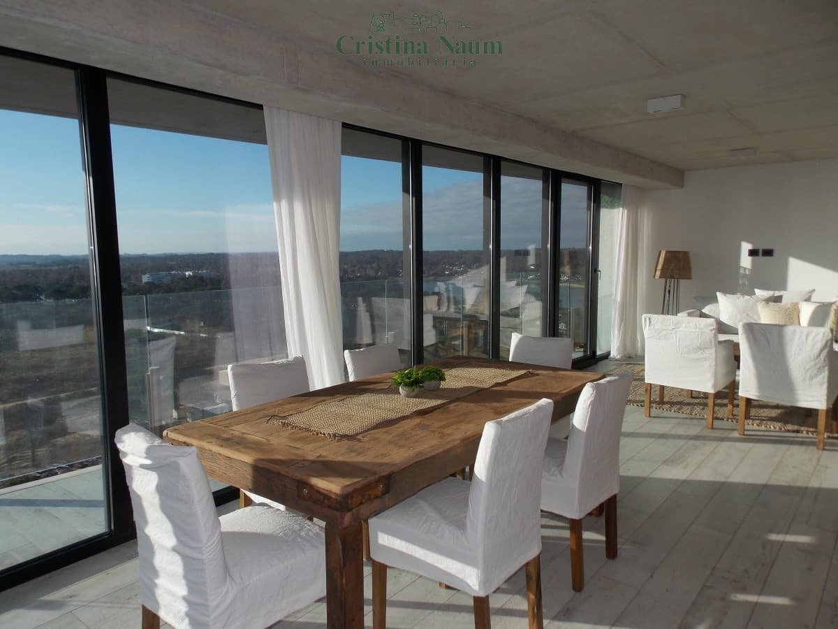 BRAVA - EDIFICIO SURFSIDE PUNTA DEL ESTE  1 DORM + DEN
