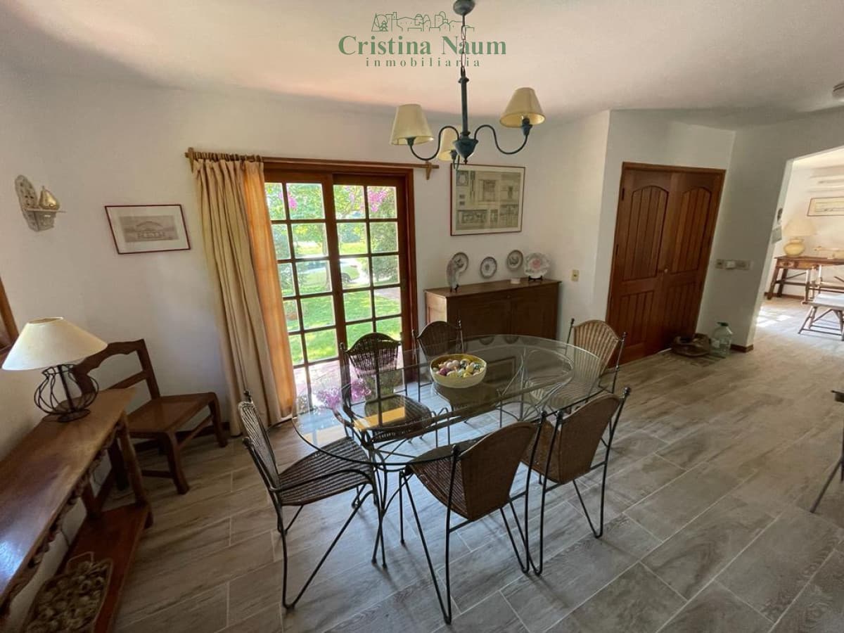 Rincón del Indio, casa con buena capacidad