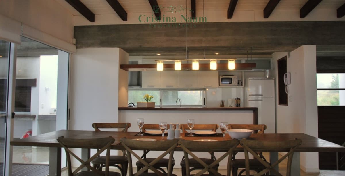 HERMOSA CASA EN ALTOS DE PUNTA PIEDRAS